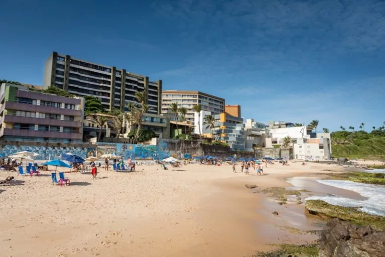 Praias com piscinas naturais em Salvador