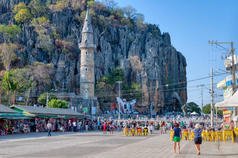 Bom Jesus da Lapa: Passar pela Estrada Real